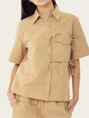 Find Me Now Cargo Bow Button Down
Top size S